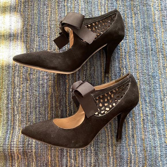 Black Suede Bow Heels - Picture 3 of 6
